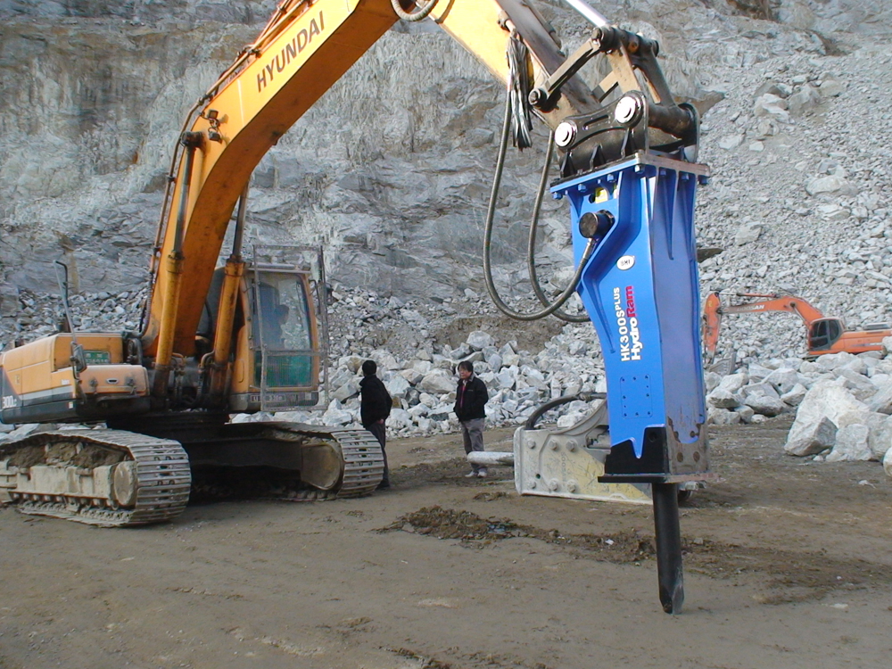 Beilite excavator rock hammer breaker optimized for deep trenching and foundation work -and rock breaking works.