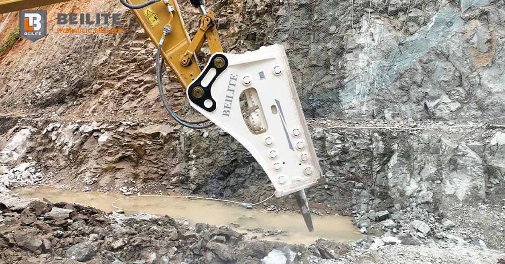Realizable Rock Breaking Equipment for Excavators in Mining Exploration