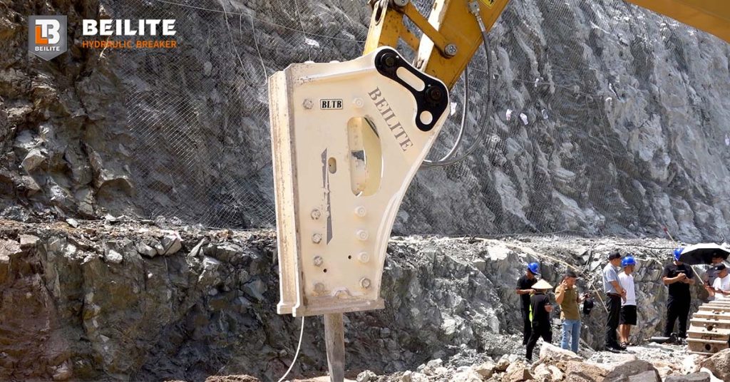 Realizable Rock Breaking Equipment for Excavators in Mining Exploration